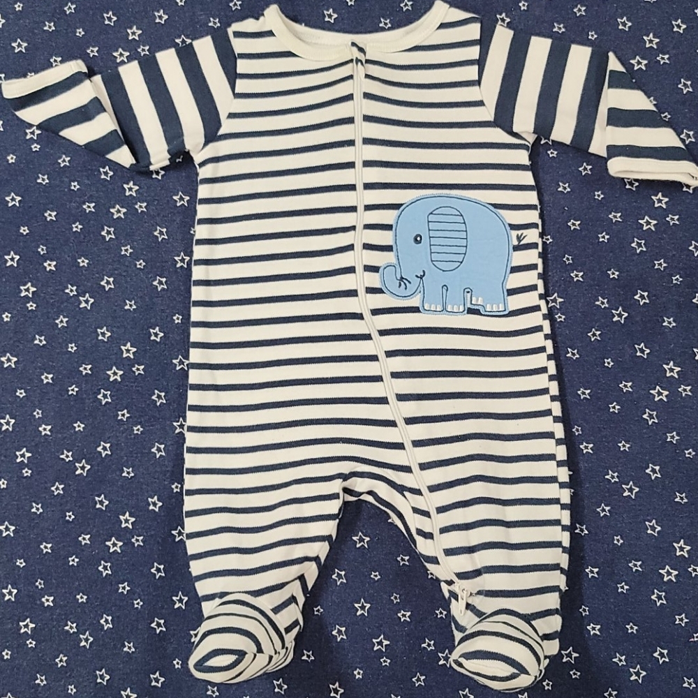 SZ 0-3 MO • Footie Pajamas °
